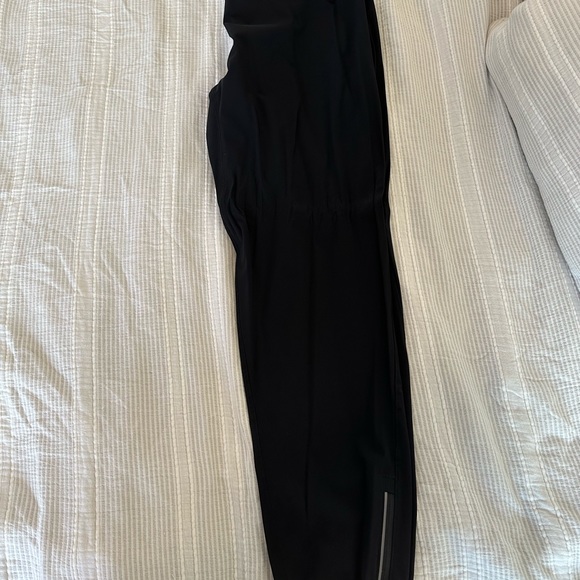 NWOT - Lululemon Workout Joggers - Picture 2 of 5